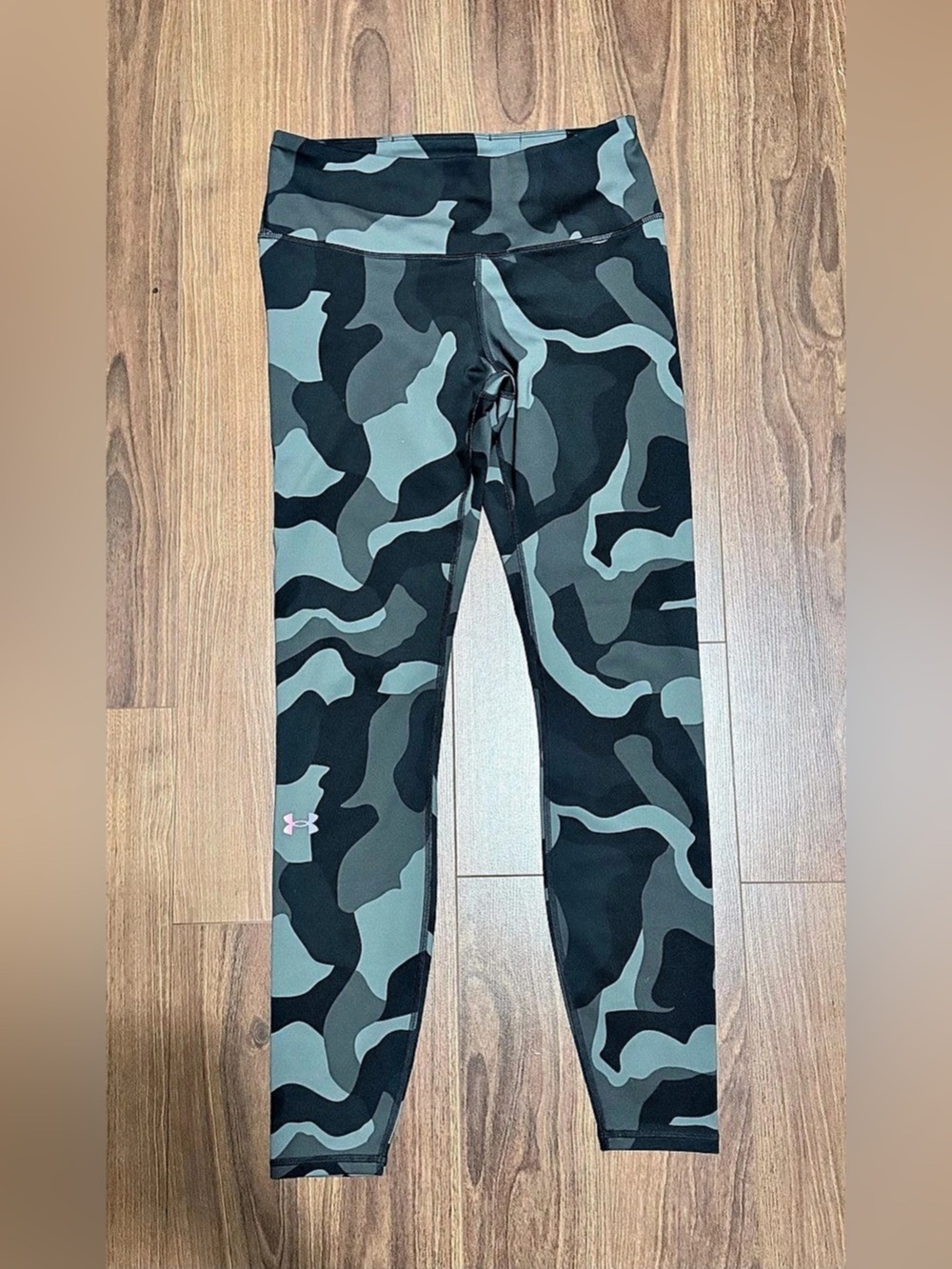 Under Armour Women's Camo Leggings Gray & Black Size Medium Like New